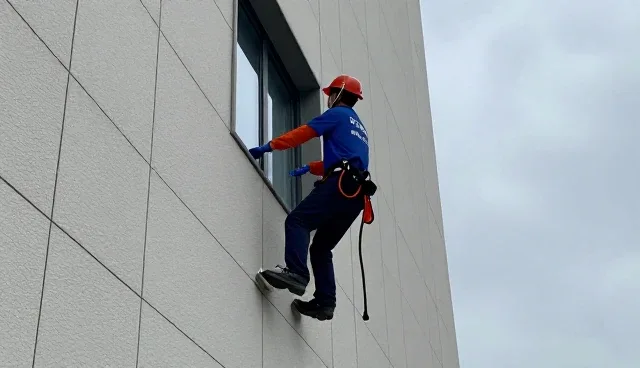 外墙清洗消杀作业的实操要点与维护建议